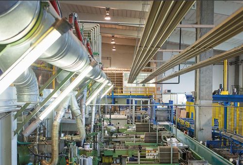 意大利工廠(chǎng)領(lǐng)先完備的生產(chǎn)體系,確保米素藝術(shù)漆原裝原罐精工品質(zhì)